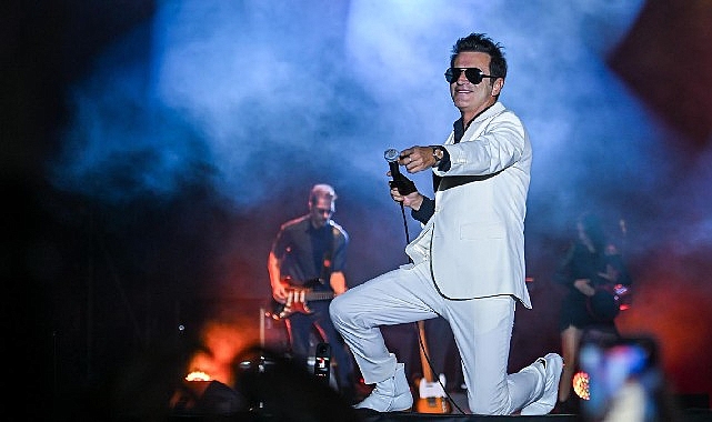 İzmir Enternasyonal Fuarı’nın yedinci gününde Kültürpark, müzik, mizah ve sahne