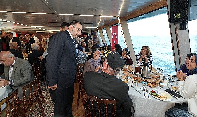 Üsküdar’da, “19 Eylül Gaziler Günü” kapsamında Üsküdar Sahili’nden Şemsipaşa Atatürk