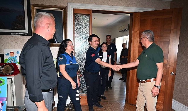 Zabıta Müdürü Kurtoğlu’ndan Başkan Topaloğlu’na ziyaret Kemer Belediyesi Zabıta Müdürü Erhan Kurtoğlu, 1-7 Eylül Zabıta Haftası