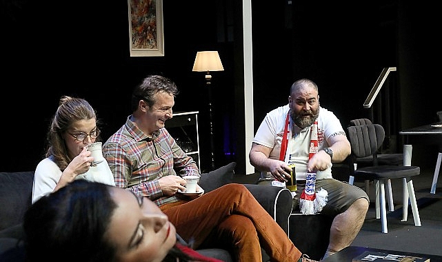 11. Adana Şehir Tiyatroları Festivali “Yenilmez” Oyunuyla Başlıyor İstanbul Büyükşehir Belediyesi Şehir Tiyatroları, sezonun en beğenilen oyunlarından “Yenilmez”
