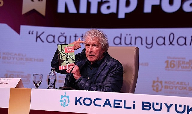ABD’li ünlü yazar John Perkins Kitap Fuarı’nda konuştu; “Ölüm ekonomisinden yaşam ekonomisine geçilmeli” Dünyaca ünlü ABD’li yazar John Perkins, 16. Uluslararası Kocaeli Kitap