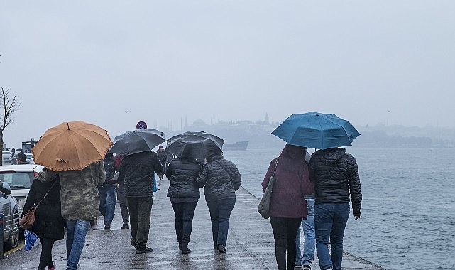 AKOM’dan Yağış Uyarısı AKOM, İstanbul'da hafta başından beri etkili olan serin ve yağışlı