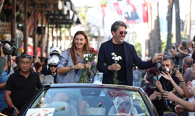 63. Uluslararası Antalya Altın Portakal Film Festivali geleneksel kortejle başladı.