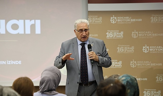 Uluslararası 16. Kocaeli Kitap Fuarı’nda “Düşüncenin Felsefesi” başlıklı söyleşide okurlarıyla