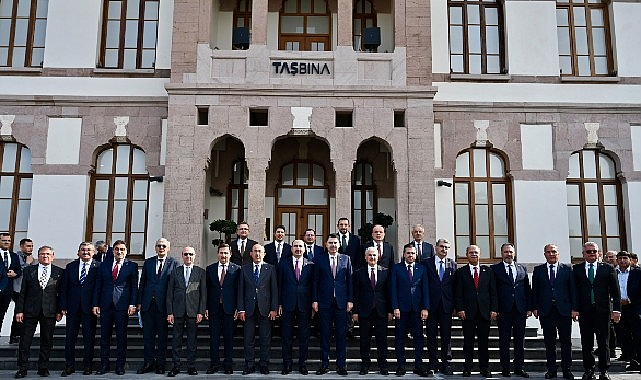 Bakan Kurum Başkan Altay’ı Ziyaret Etti Çevre, Şehircilik ve İklim Değişikliği Bakanı Murat Kurum, Konya Büyükşehir