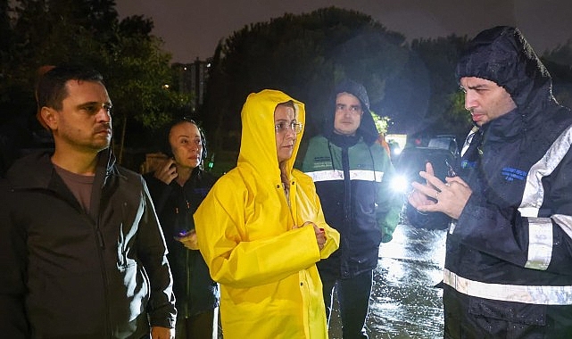 Bakırköy Belediyesi’nden Yağışa 24 Saat Kesintisiz Müdahale İstanbul genelinde etkili olan yoğun yağışın ardından Bakırköy’de yaşanan su