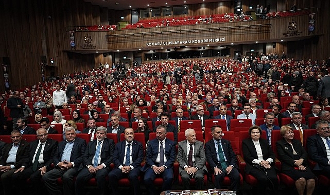 Başkan Büyükakın: “İnşallah 100. yılını da göreceğiz” Kocaeli Büyükşehir Belediyesi’nin gerçekleştirdiği 16. Uluslararası Kocaeli Kitap Fuarı “İnsan