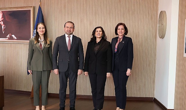 Başkan Çerçioğlu’na İl Sağlık Müdürü Şenkul, Sağlık Hizmetleri Başkanı Aydın Büyükşehir Belediye Başkanı Özlem Çerçioğlu’na, Aydın İl Sağlık Müdürü
