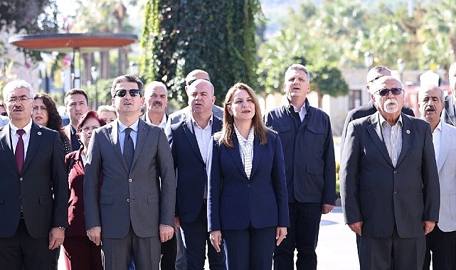Başkan Denizli, Muhtarlar Günü’nde mahalle muhtarlarıyla bir araya geldi Çeşme Belediye Başkanı Lâl Denizli, Muhtarlar Günü dolayısıyla düzenlenen kahvaltı
