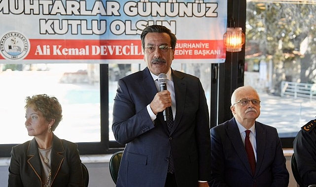 Başkan Deveciler muhtarlar ile bir araya geldi 19 Ekim Muhtarlar Günü programı kapsamında Burhaniye Belediyesi tarafından Blue