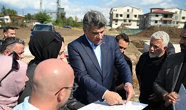 Başkan Kocaman’dan Ataşehir’e Kent Çarşısı Müjdesi Kartepe Belediye Başkanı Av. M. Mustafa Kocaman, Ataşehir Mahallesi’nde yapımına