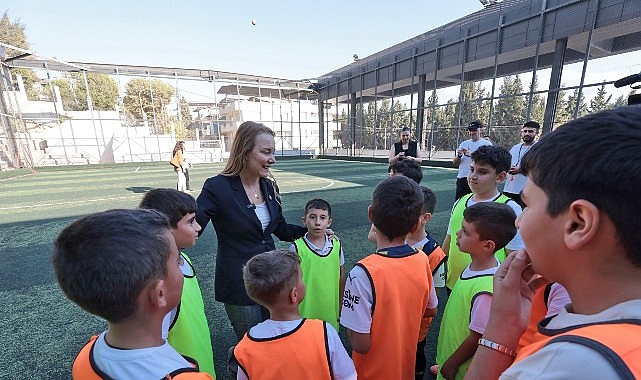 Başkan Mutlu Kış Spor Okulları’nda çocuklarla buluştu Konak Belediyesi Kış Spor Okulları, 6 farklı branşta ve 9