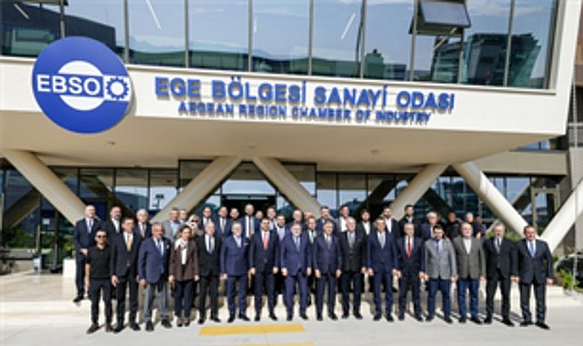 Başkan Tugay: Kısa zamanda çok iş yapalım İzmir Büyükşehir Belediye Başkanı Dr. Cemil Tugay, EBSO’nun yeni yönetimini