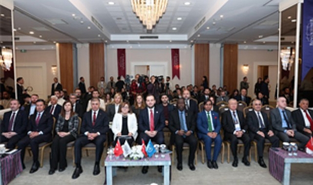 İzmir Büyükşehir Belediye Başkanı Dr. Cemil Tugay, Gaziantep Büyükşehir Belediyesi