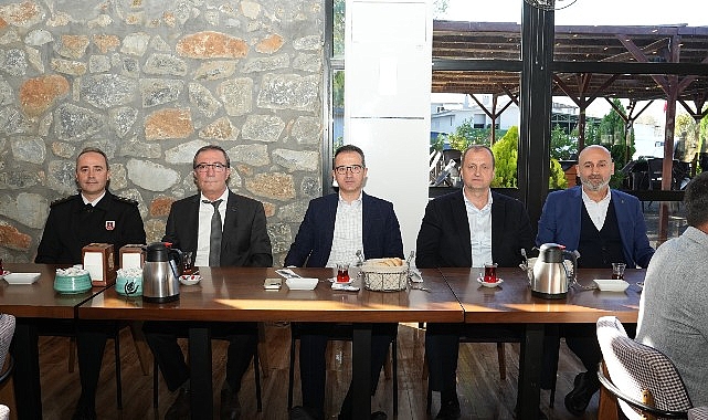 Başkan Usta’dan Muhtarlarla Güçlü İş Birliği Mesajı İznik Belediye Başkanı Kağan Mehmet Usta, 19 Ekim Muhtarlar Günü
