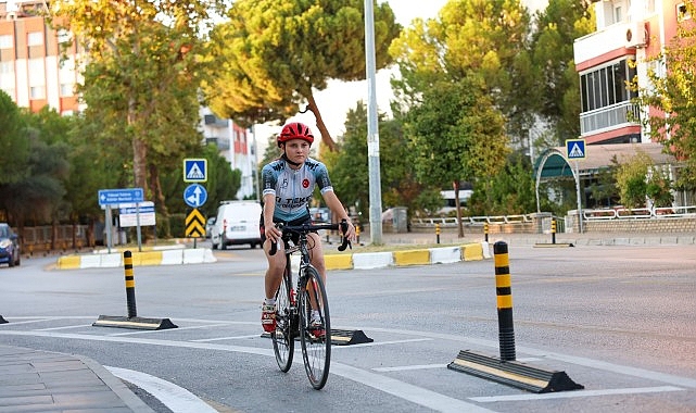 Bisiklet Yolu Projesi Etap Etap Hizmete Sunuluyor Aydın Büyükşehir Belediye Başkanı Özlem Çerçioğlu tarafından Efeler ilçesi Mimar