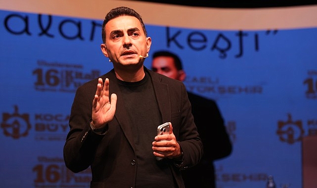 Budak: Kendi yolunuzu bulmanız gerekiyor Uluslararası 16. Kocaeli Kitap Fuarı, birbirinden önemli isimleri kitapseverlerle buluşturmaya