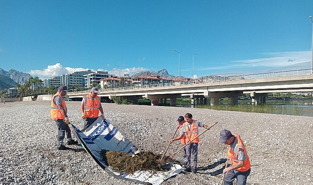 Büyükşehir Belediyesi ekipleri gece boyunca sahada görev yaptı Antalya Büyükşehir Belediyesi, dün akşam saatlerinde etkisini arttıran şiddetli yağışın