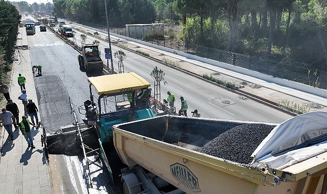 Büyükşehir Belediyesi’nin COP31 hazırlıkları sürüyor Antalya Büyükşehir Belediyesi, Yaşar Sobutay Bulvarı’nda toplam 4 kilometrelik güzergahta