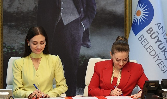 Büyükşehir ile Korkuteli Belediyesi arasında işbirliği protokolü Antalya Büyükşehir Belediye Başkan Vekili Büşra Özdemir ile Korkuteli Belediye