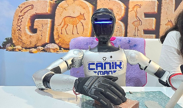 Türkiye'nin nüfusa kaydedilen ilk insansı robotu CANİKMAN, sevimli diyalogları ve