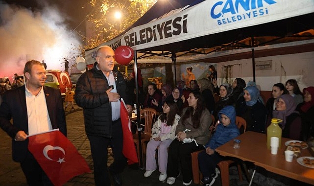 Canik Belediye Başkanı İbrahim Sandıkçı, Devgeriş Mahallesi'nde düzenlenen 29 Ekim