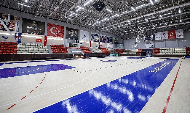 Celal Atik Spor Salonu yenilendi İzmir Büyükşehir Belediyesi, Kültürpark’taki Celal Atik Spor Salonu’nu baştan aşağı