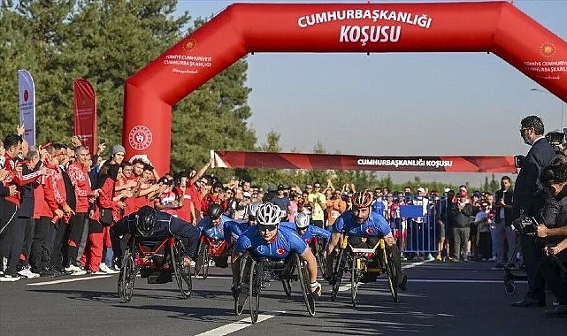 Cumhurbaşkanlığı Yarı Maratonu’nda şampiyonlar Bağcılar’dan çıktı Ankara’da düzenlenen Cumhurbaşkanlığı Yarı Maratonu’nda Bağcılar Belediyesi Engelliler Spor Kulübü