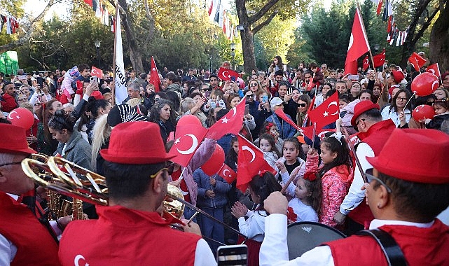 Cumhuriyet Bayramı Çankaya’da Coşkuyla Kutlanacak Çankaya Belediyesi, Cumhuriyet’in ilanının 103. Yılını konserlerden halk danslarına, söyleşilerden
