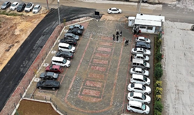 İnegöl Belediyesi’nin Cumhuriyet Mahallesi Alapınar Sokakta yapımını tamamladığı 32 araçlık