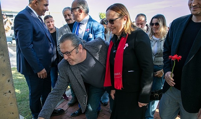 Cumhuriyetin Aydınlık Kalemi Ahmet Taner Kışlalı Eski Kültür Bakanı, gazeteci, yazar, akademisyen Prof. Dr. Ahmet Taner