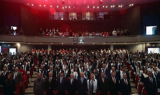 DEÜ’de 2026-2027 Akademik Yılı Coşkuyla Başladı Dokuz Eylül Üniversitesi (DEÜ) 2026-2027 Akademik Yılı Açılış Töreni, Sabancı