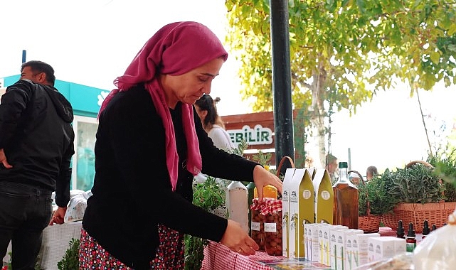 Didim Tarım Şenliği Akyeniköy’de Başladı Didim Belediyesi tarafından “Topraktan Geleceğe: Üreten Didim” temasıyla düzenlenen Didim