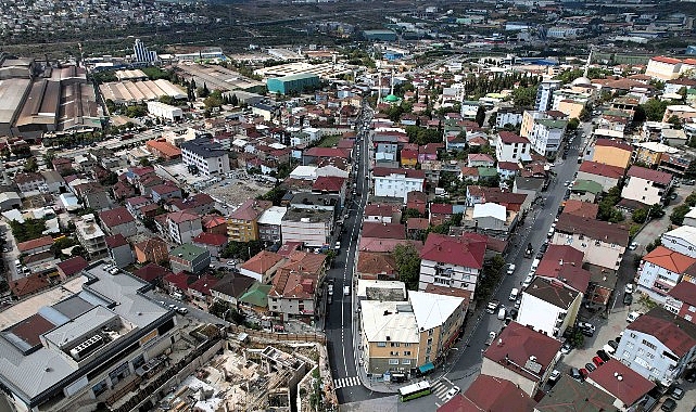 Dilovası’nda yollar yenileniyor, ulaşım rahatlıyor Kocaeli Büyükşehir Belediyesi, Dilovası’nda ulaşımı daha konforlu ve güvenli hale