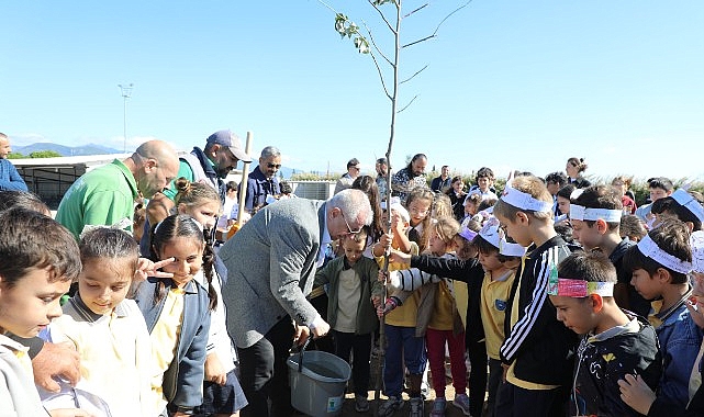 Edremit Belediye Başkanı Mehmet Ertaş, 4 Ekim Dünya Hayvanları Koruma