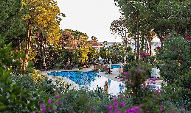 Ekim’de Akdeniz’in enerjisi Ali Bey Hotels & Resorts’ta Akdeniz’de yazın enerjisi ekim ayında da devam ediyor. Side’nin ılık