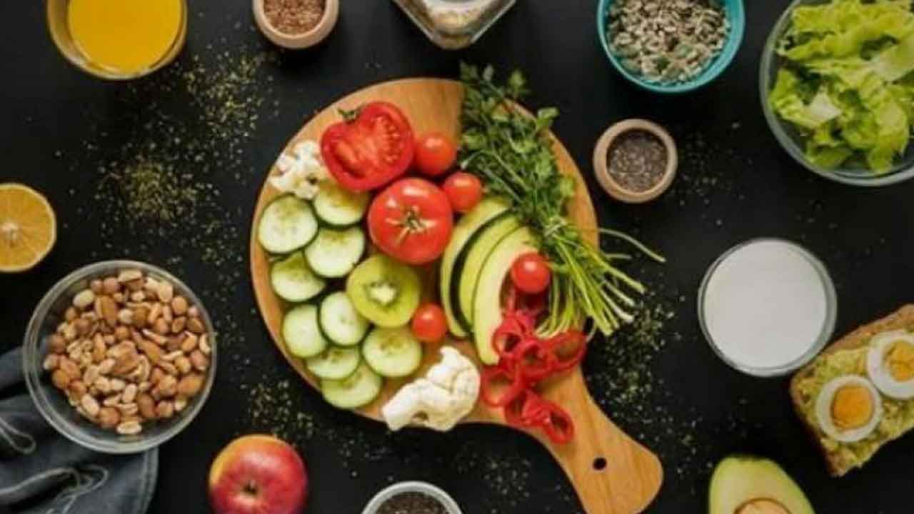 Ergenlik döneminde beslenmeye dikkat: Bu 4 eksiklik gelişimi etkileyebilir Büyüme ve gelişimin hız kazandığı ergenlik döneminde, vücudun ihtiyaç duyduğu