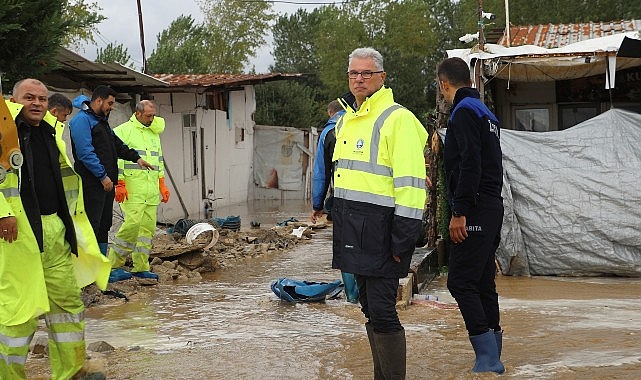 Esence ve Yalıçiftlik’te Sağanak Sonrası Taşkın Müdahalesi Mudanya Belediyesi ekipleri, sağanağın ardından Esence ve Yalıçiftlik mahallelerinde meydana