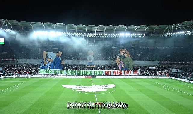 Filistin Milli Takımı ile Konyaspor’un Karşılaştığı Maçta Tüm Dünyaya Filistin’e Destek Mesajı Verildi Konya Büyükşehir Belediyesi ve İslam İşbirliği Gençlik Forumu tarafından “Bizim