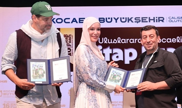 Uluslararası 16. Kocaeli Kitap Fuarı’nda düzenlenen “Geleceği İyilikle İnşa Etmek”