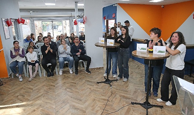 Karşıyaka Belediyesi, Cumhuriyet Bayramı kapsamında Genç Yaka’da bilgi yarışması düzenledi.