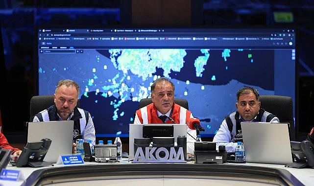 İBB Başkanvekili Nuri Aslan, AKOM’da yaptığı açıklamada turuncu alarma geçildiğini