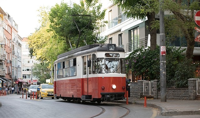İstanbul Büyükşehir Belediyesi (İBB), Kadıköy’ün simgelerinden T3 Kadıköy-Moda Tramvay Hattı’nda