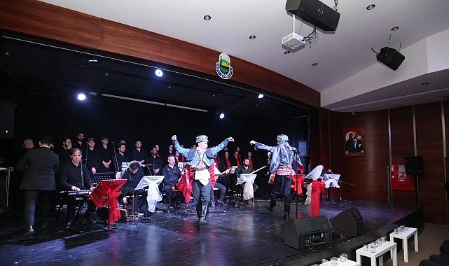 İnegöl Belediyesi Gençlik Korosundan Cumhuriyet Konseri İnegöl Belediyesi Gençlik Korosu, Cumhuriyetimizin kuruluş 103’üncü yıl dönümü dolayısıyla