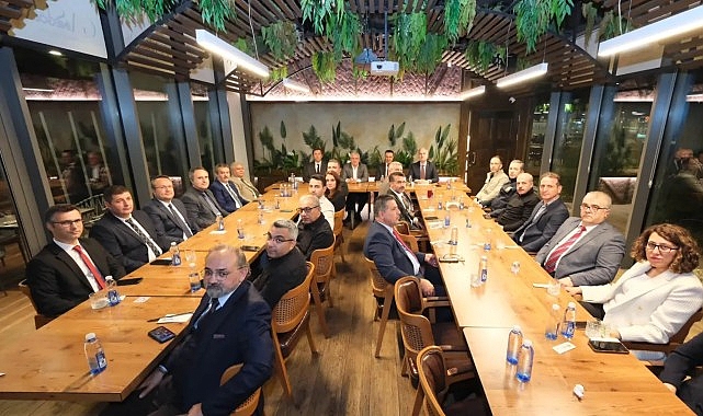 İnegöl İçin Güç Birliği İnegöl Belediye Başkanı Alper Taban’ın ev sahipliğinde düzenlenen buluşmada, ilçede