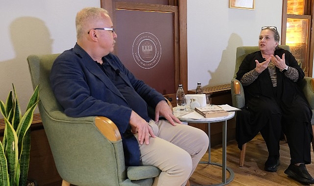 “İstanbul’un Lezzet Takvimi” adlı söyleşi dizisinde Aylin Öney Tan moderatörlüğünde
