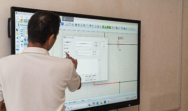 İş’te İzmir’le iş buldu, öğrencileriyle derste buluştu İzmir Büyükşehir Belediyesi Meslek Fabrikası bünyesindeki İş’te İzmir platformu, iş