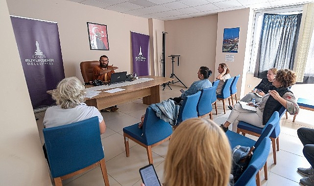 İzmir’de yazarlık yolculuğu başladı İzmir Büyükşehir Belediyesi’nin edebiyat, sinema ve tiyatro alanlarında düzenlediği 10