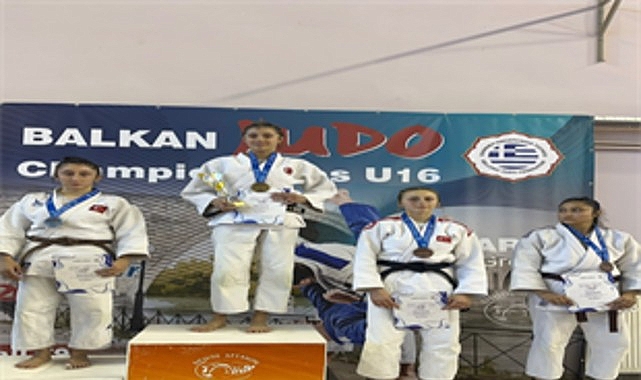 İzmirli judoculardan Balkan Şampiyonası’nda üç madalya İzmir Büyükşehir Belediyesi Spor Kulübü sporcuları Aişe Dalda, Azra Ceren