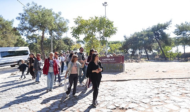 İzmirliler, Kültürel Miras Gezileriyle Konak’ı keşfediyor Konak Belediyesi’nin Kültürel Miras Gezileri, kentin tarihini ve kültürel zenginliklerini